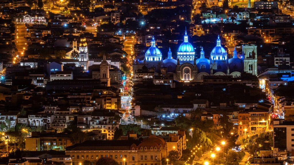 ecuador, cuenca, night shot-4250623.jpg