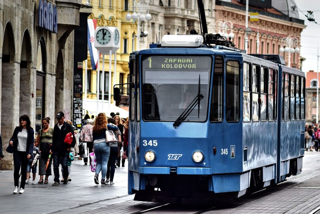 zagreb, tram, city-2582608.jpg